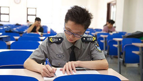There is something in the world - Interview with "Security Sealing Artist" Liu Yong